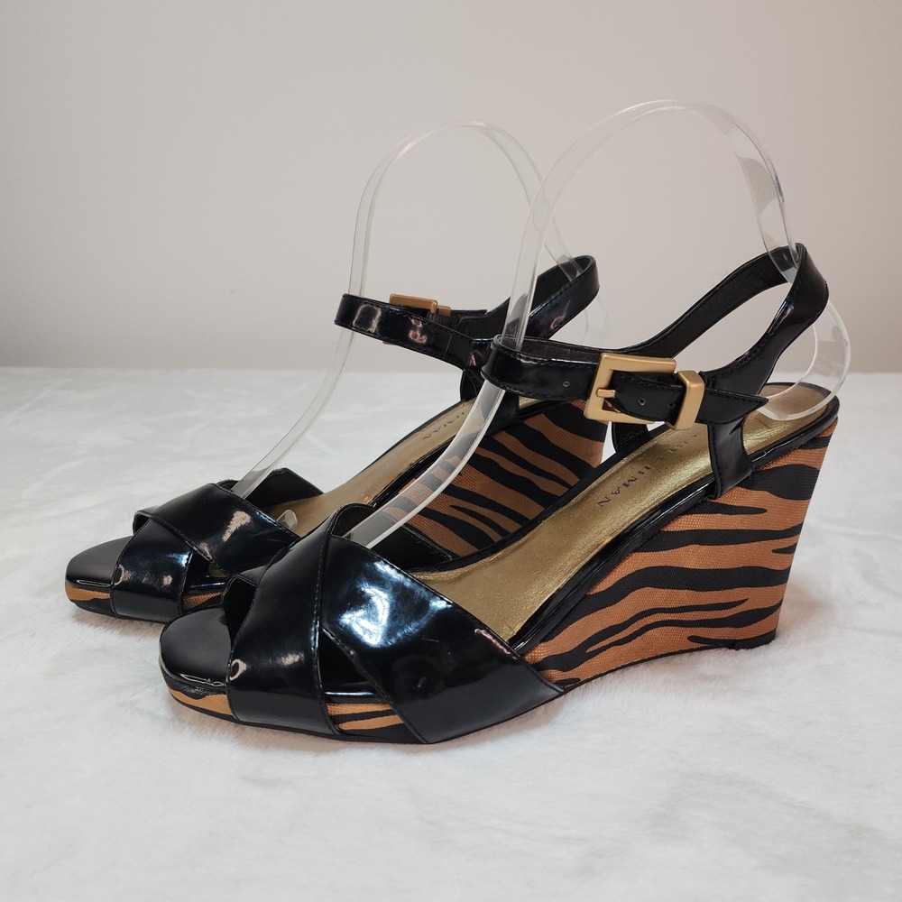 Whimsigoth Tiger Stripe Wedge Heels Womens 8.5 Black Peep Toe Ankle Strap Zebra